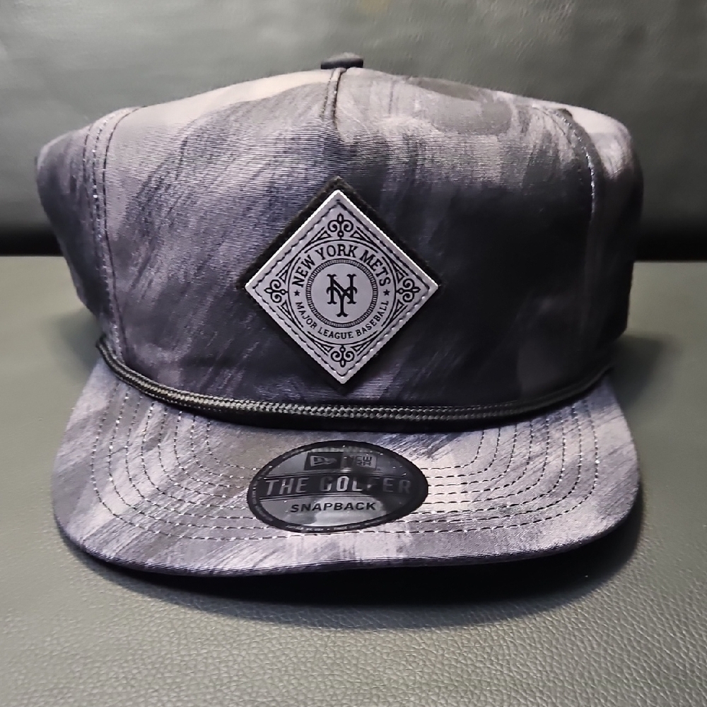 New Era The Golfer Snapback Cap - Black and Gray